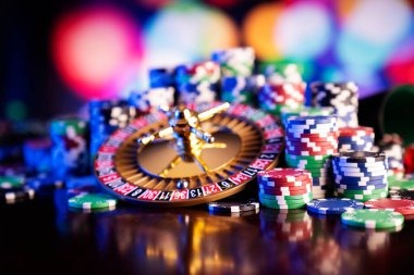 Prize table layout showing symbol combinations and multiplier payouts